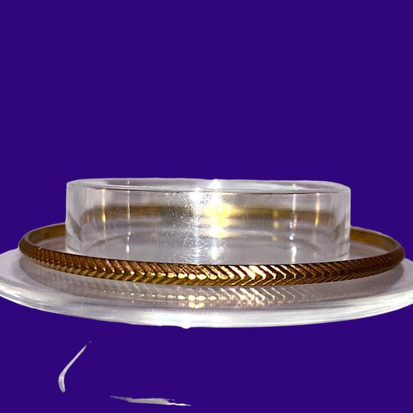 Vintage Gold-Tone Herringbone  2.75" Bangle Bracelet! - Picture 1 of 5